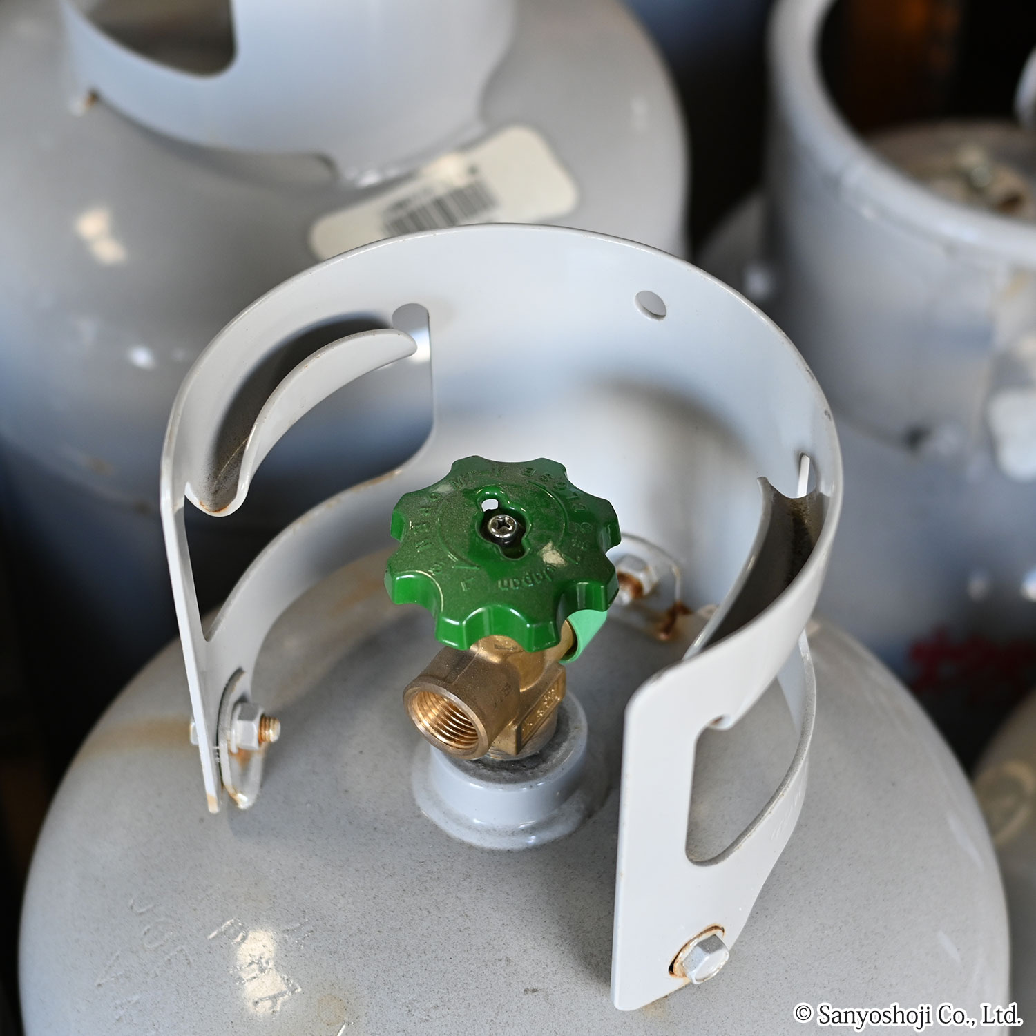 プロパンガスボンベのレギュレーター取付口