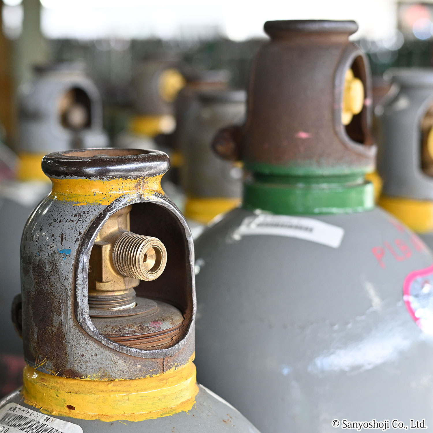 工業用の高圧ガスのバルブの形状